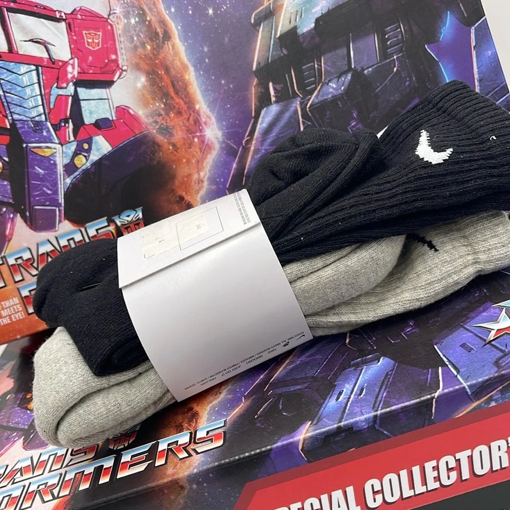 Nike Everyday Cushioned Training Crew Socks (3 Pairs)
Size M - m6-8; w6-10; - Picture 7 of 16